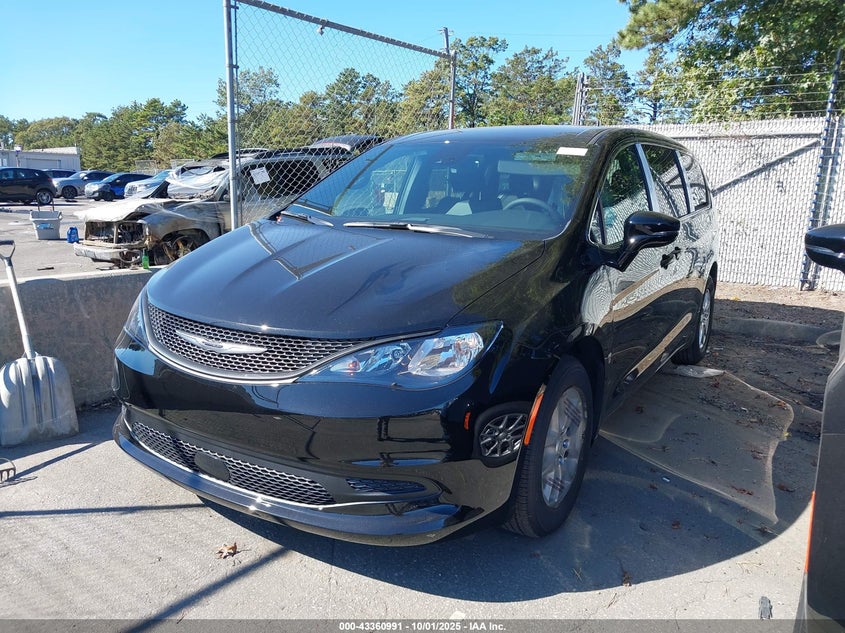 2C4RC1CG4TR171406 2026 CHRYSLER VOYAGER photo no. 2