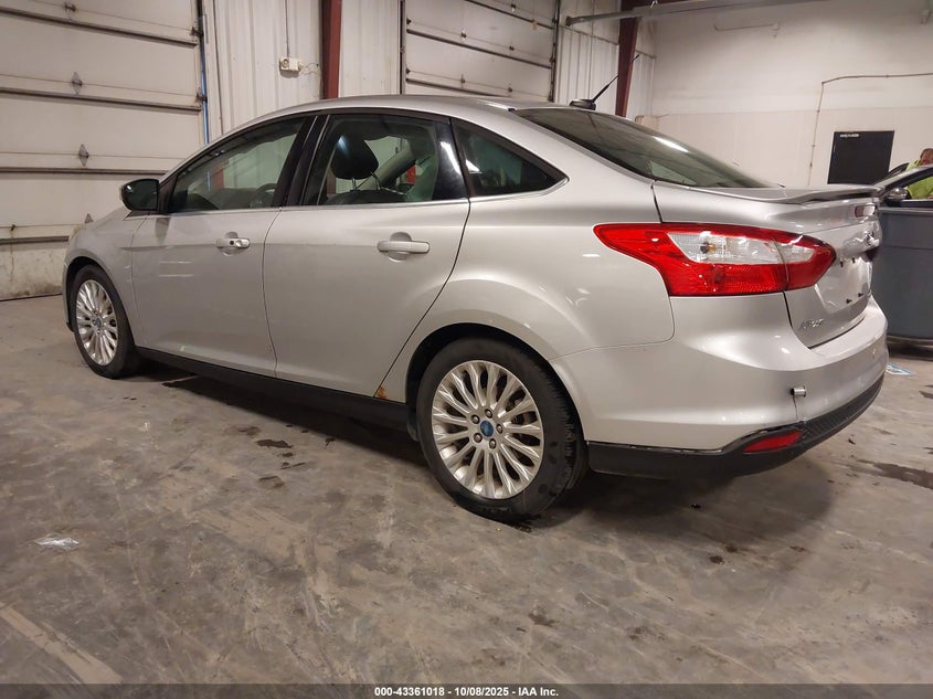 1FAHP3J26CL174518 2012 FORD FOCUS photo no. 3