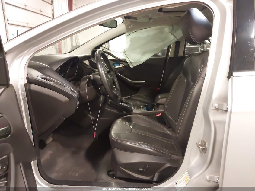 1FAHP3J26CL174518 2012 FORD FOCUS photo no. 5