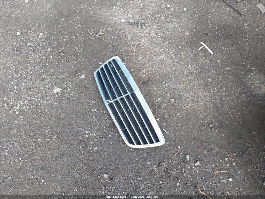 2000 Mercedes-Benz E 320 4M VIN: WDBJF82J5YX035206 Lot: 43361401