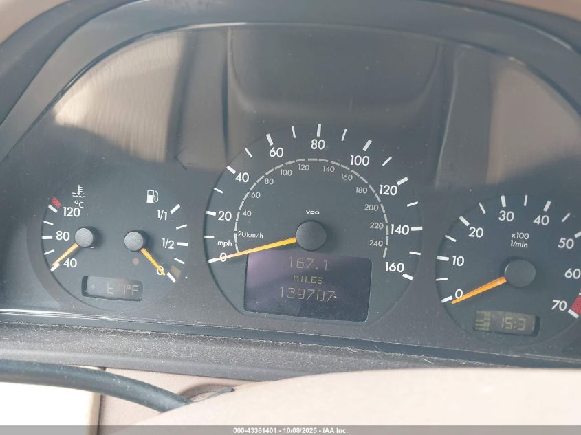 2000 Mercedes-Benz E 320 4M VIN: WDBJF82J5YX035206 Lot: 43361401