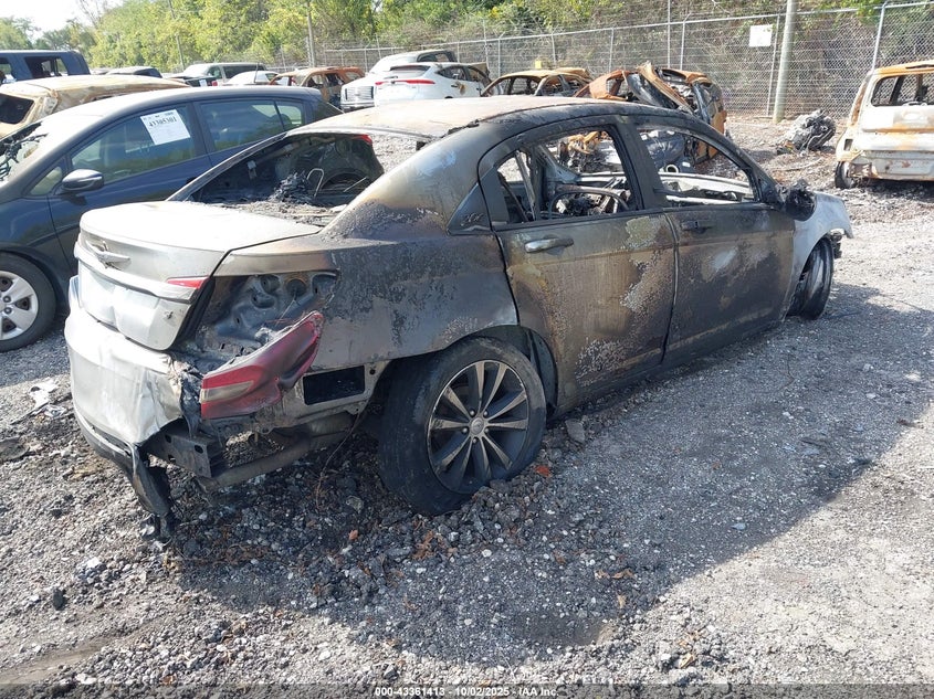 2013 CHRYSLER 200 TOURING - 1C3CCBBB3DN702258