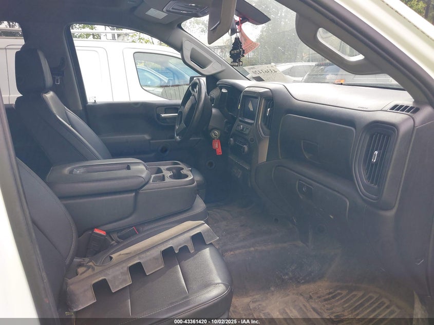 2021 CHEVROLET SILVERADO 1500 4WD  SHORT BED WT - 1GCUYAEF1MZ383851