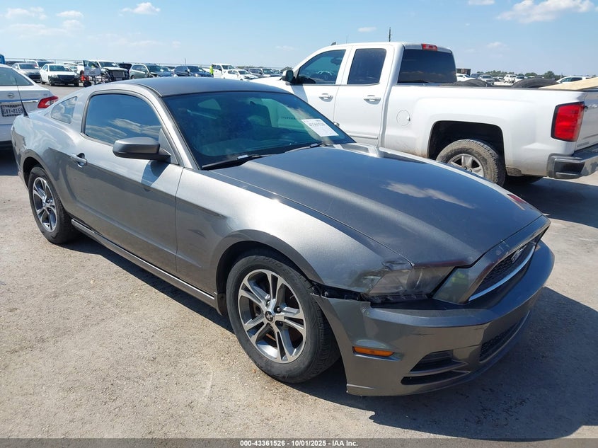 FORD MUSTANG V6 PREMIUM