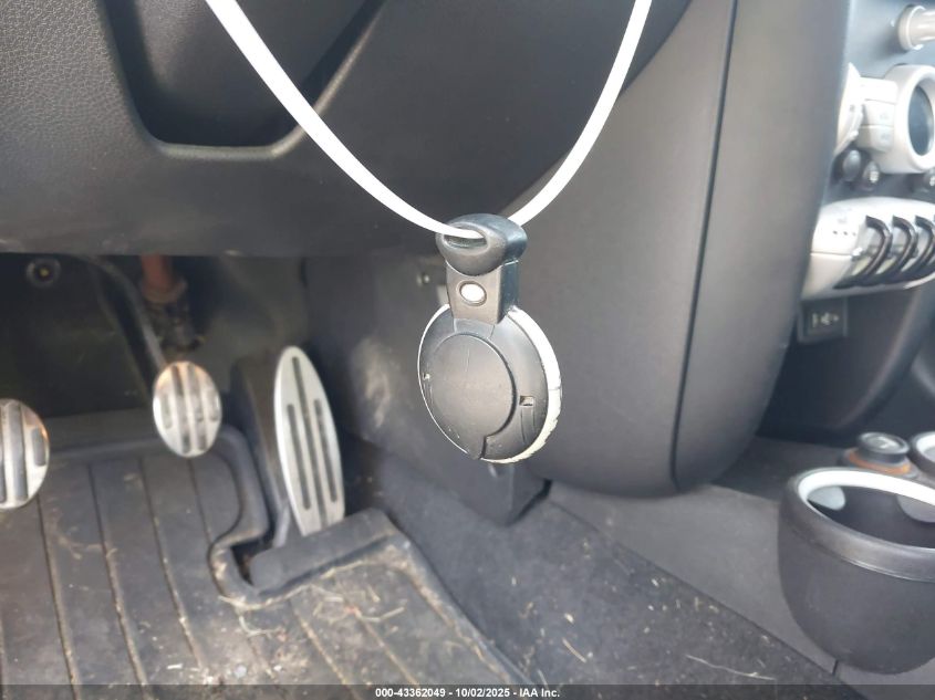 2009 Mini Cooper S VIN: WMWMF735X9TT96351 Lot: 43362049