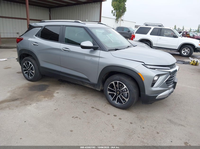 CHEVROLET TRAILBLAZER FWD LT