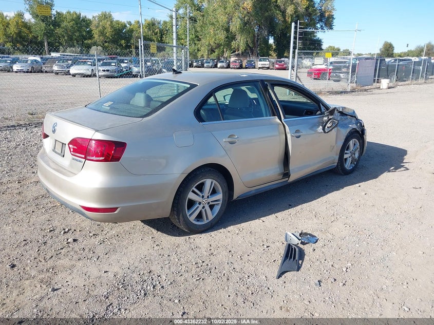 2013 VOLKSWAGEN JETTA HYBRID SEL 3VW637AJ2DM226008