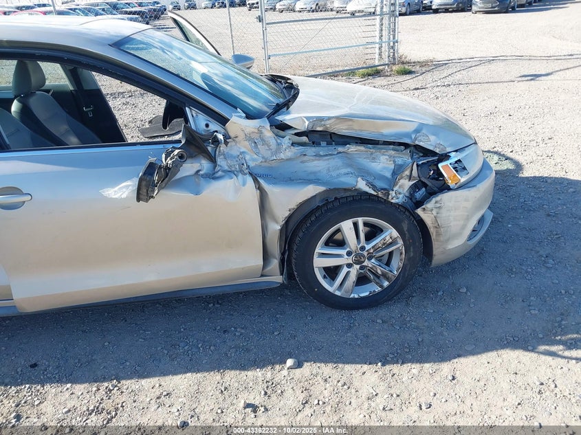 2013 VOLKSWAGEN JETTA HYBRID SEL 3VW637AJ2DM226008