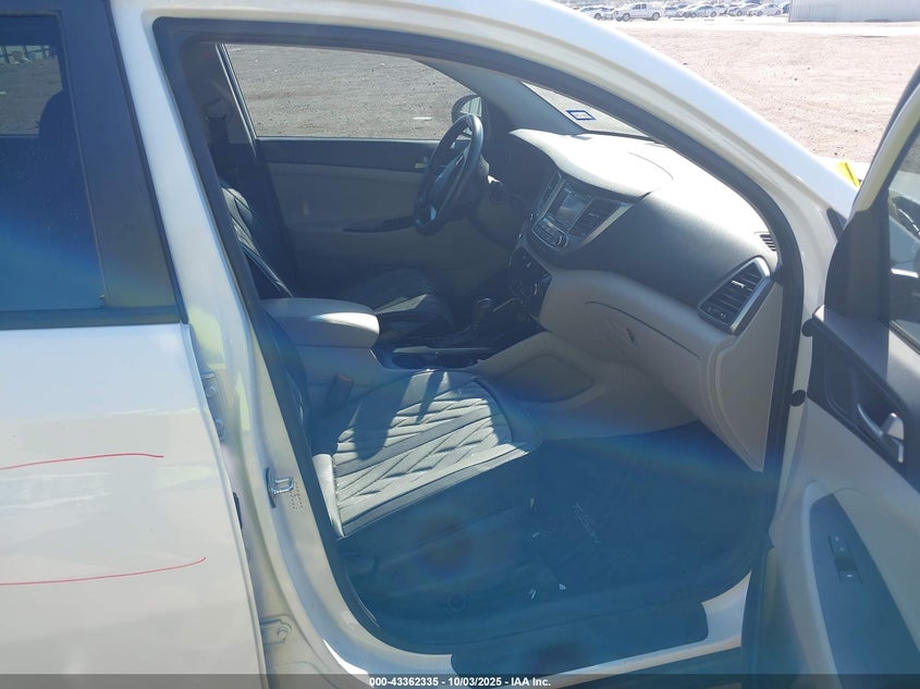 2017 HYUNDAI TUCSON VALUE - KM8J33A28HU581423
