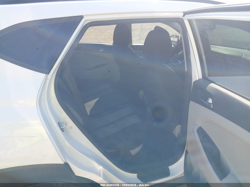 2017 HYUNDAI TUCSON VALUE - KM8J33A28HU581423