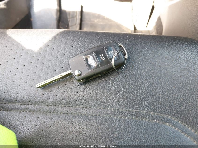 2013 Volkswagen Passat 2.0L Tdi Se VIN: 1VWBN7A39DC126113 Lot: 43362593