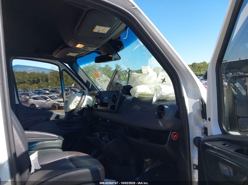 2021 MERCEDES-BENZ SPRINTER 2500 STANDARD ROOF I4 DIESEL - W1W4DBHY4MT054003