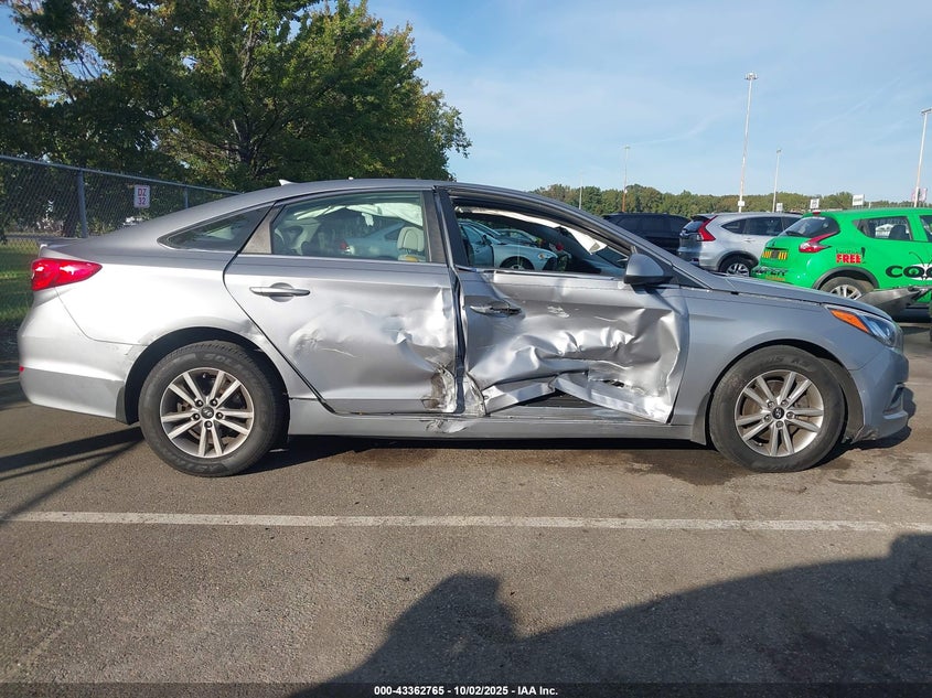 2016 HYUNDAI SONATA SE - 5NPE24AF9GH287944