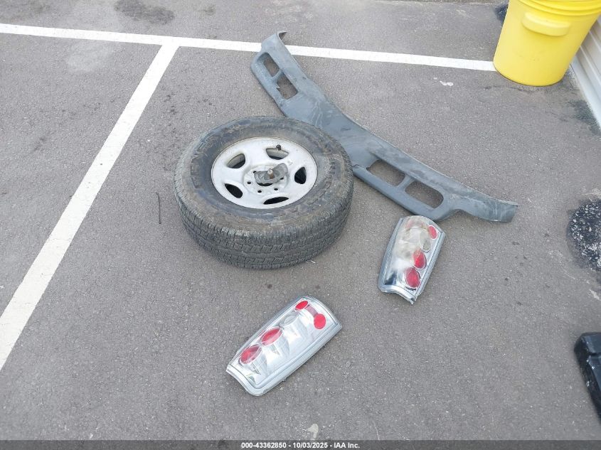 2001 Chevrolet Silverado 1500 Ls VIN: 2GCEC19V911145755 Lot: 43362850