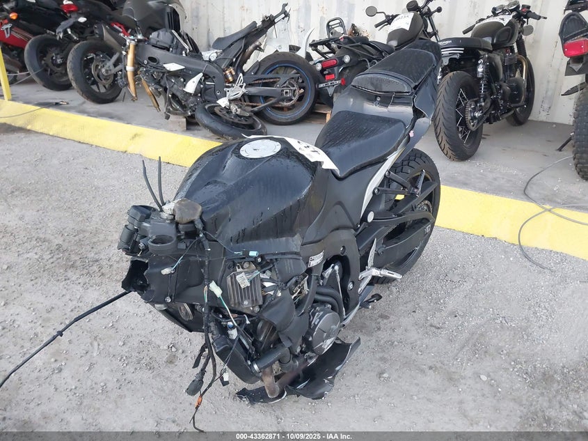 JH2PC40117M001951 2007 HONDA CBR photo no. 2