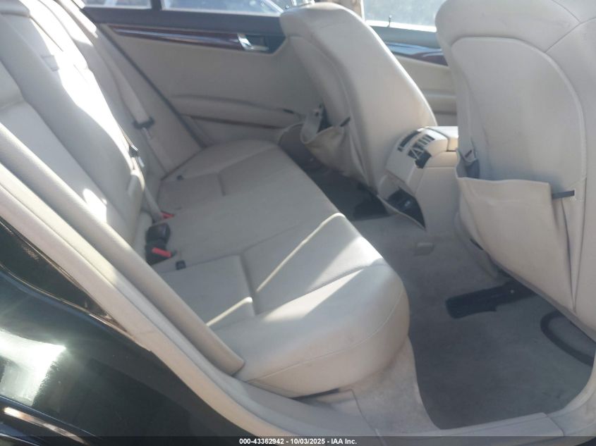 2011 Mercedes-Benz C 300 Luxury 4Matic/Sport 4Matic VIN: WDDGF8BB0BR165285 Lot: 43362942