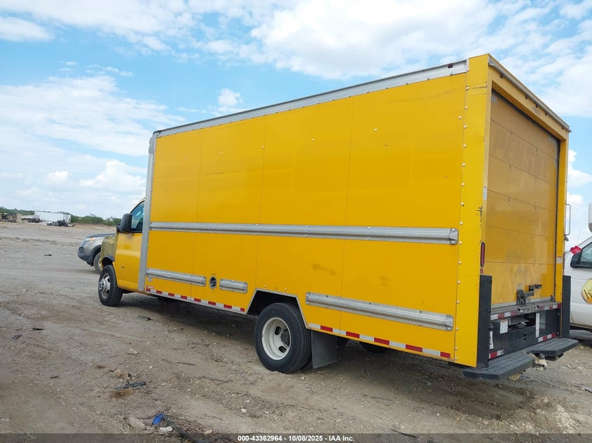 2018 GMC Savana Cutaway Work Van VIN: 7GZ37TCG9JN902074 Lot: 43362964