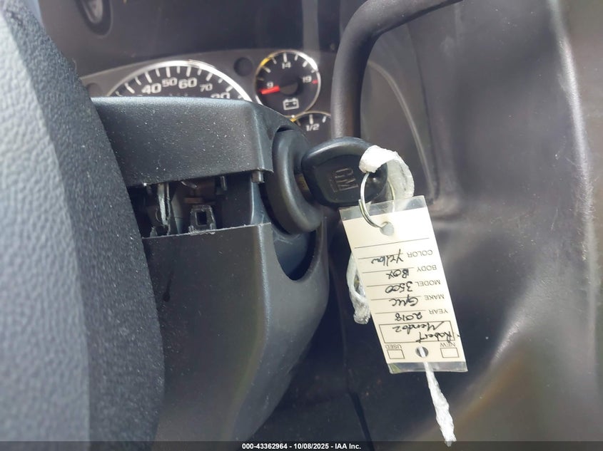 2018 GMC Savana Cutaway Work Van VIN: 7GZ37TCG9JN902074 Lot: 43362964