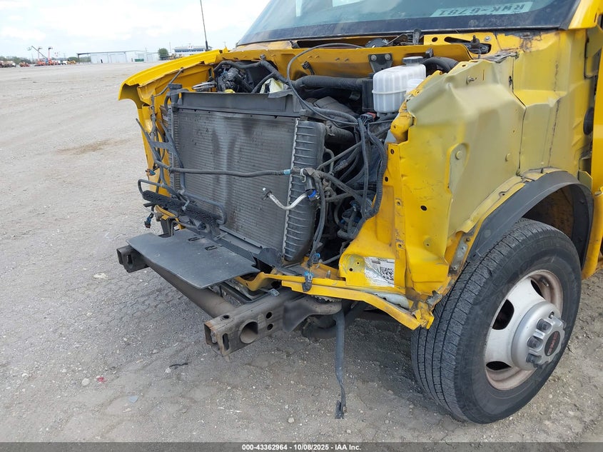 2018 GMC Savana Cutaway Work Van VIN: 7GZ37TCG9JN902074 Lot: 43362964