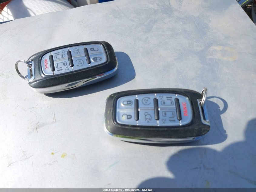 2018 Chrysler Pacifica Limited VIN: 2C4RC1GG4JR263543 Lot: 43363056