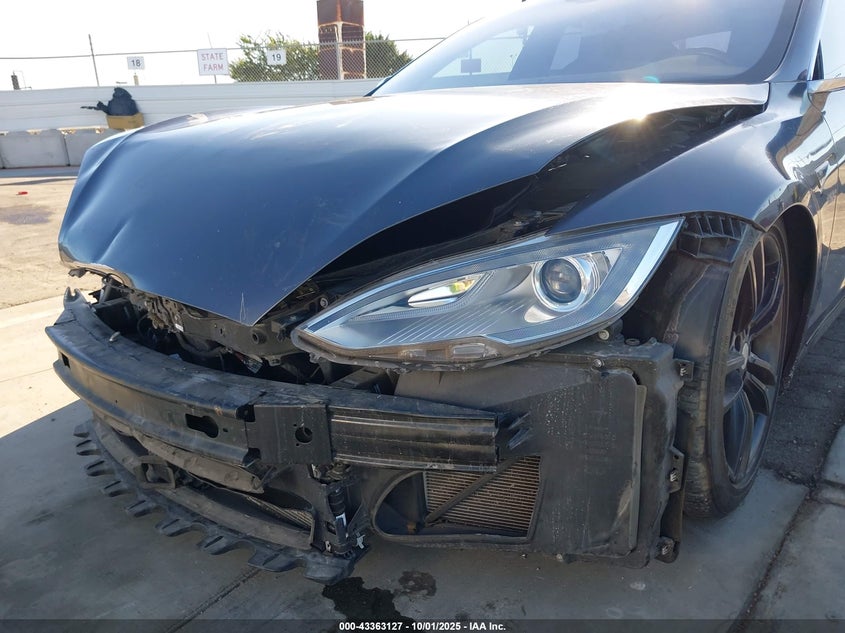 2016 Tesla Model S 60D/70D/75D/85D/90D VIN: 5YJSA1E26GF129409 Lot: 43363127