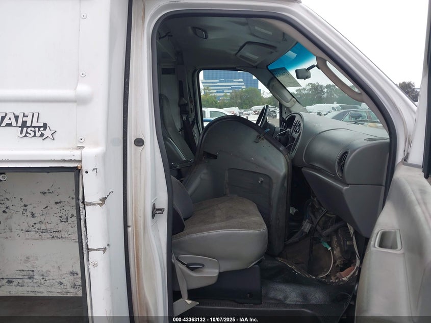 2003 Ford E-350 Cutaway Standard VIN: 1FDWE35L83HB28701 Lot: 43363132