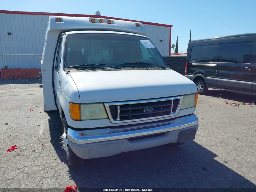 2003 Ford E-350 Cutaway Standard VIN: 1FDWE35L83HB28701 Lot: 43363132