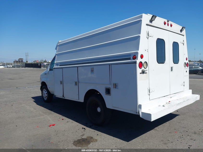 2003 FORD E-350 CUTAWAY auction photo 3