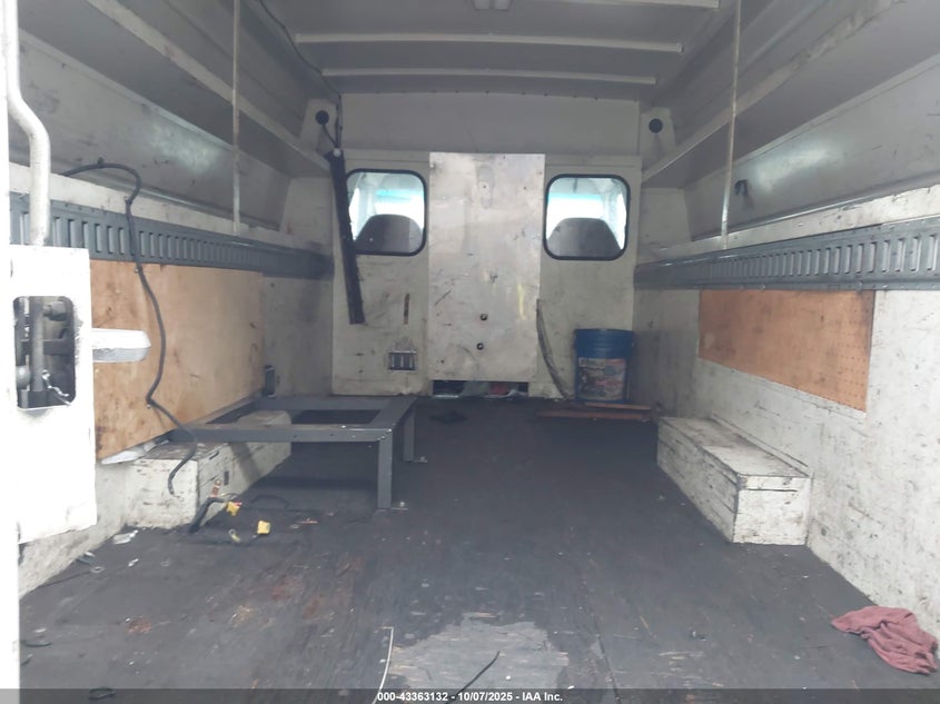 2003 FORD E-350 CUTAWAY auction photo 7