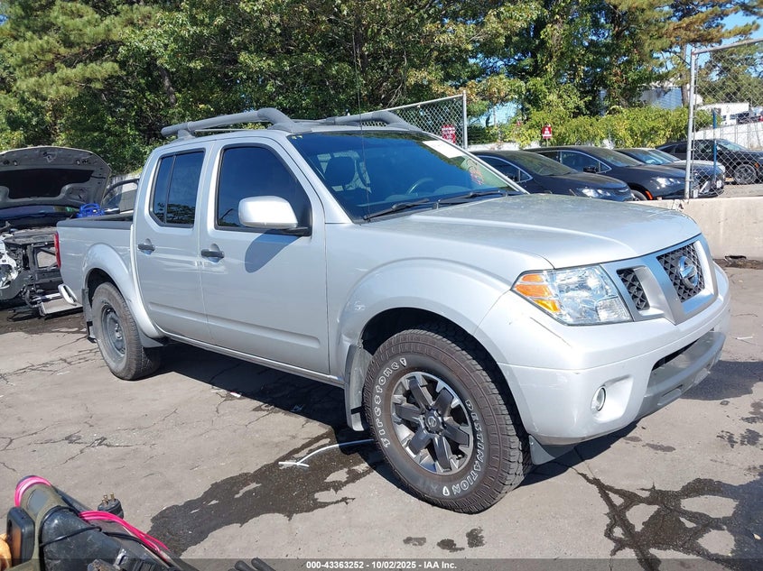NISSAN FRONTIER PRO-4X 4X4