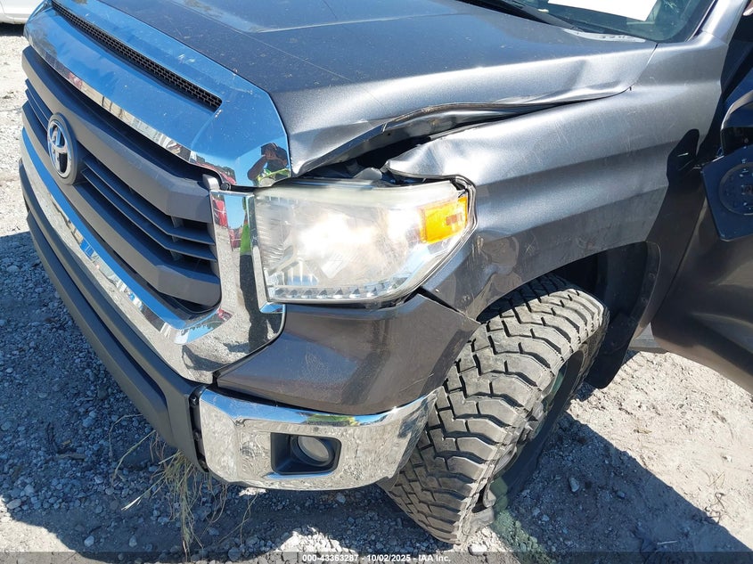 2015 TOYOTA TUNDRA SR5 5.7L V8 - 5TFUW5F17FX479045