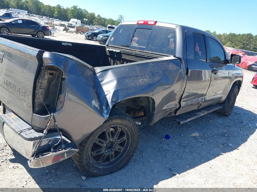 2015 TOYOTA TUNDRA SR5 5.7L V8 - 5TFUW5F17FX479045