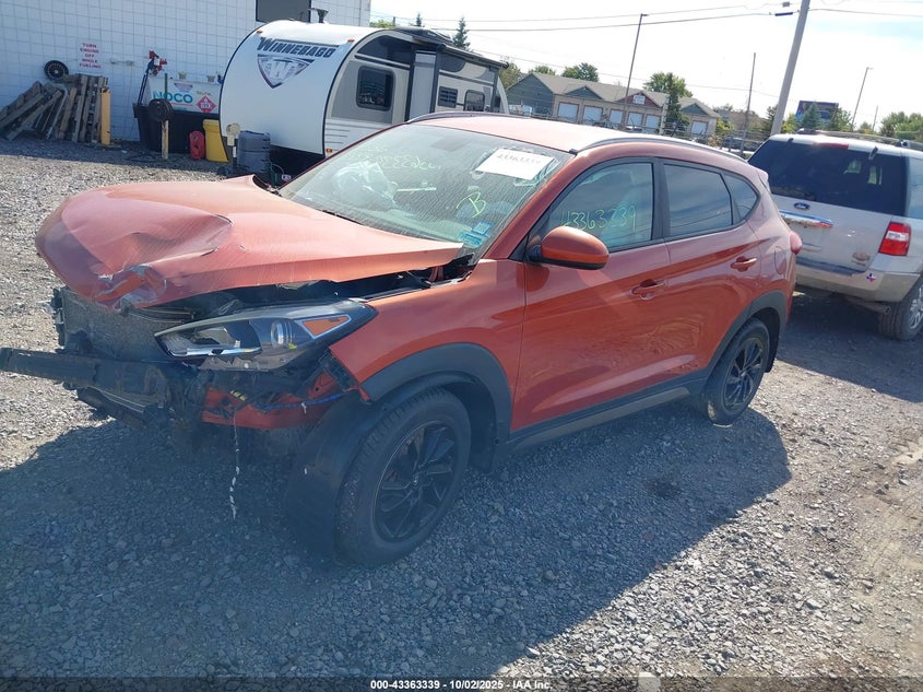 2016 HYUNDAI TUCSON SE KM8J3CA46GU231000