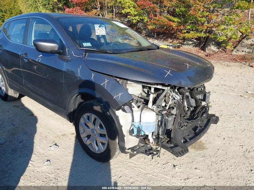 NISSAN ROGUE SPORT S