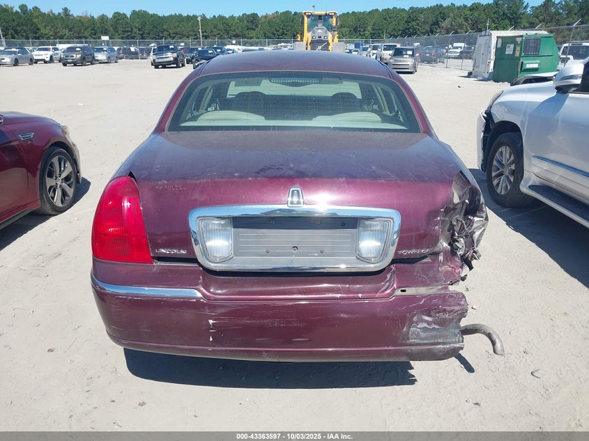 2008 Lincoln Town Car Signature Limited VIN: 2LNHM82V88X654574 Lot: 43363597