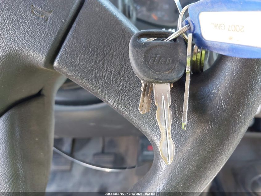 2007 GMC Sierra 3500 Classic Work Truck VIN: 1GTJK39U17E155031 Lot: 43363702