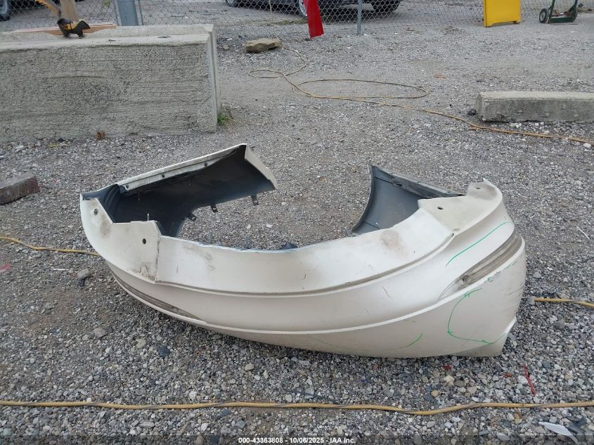 1998 Lincoln Continental VIN: 1LNFM97V4WY633563 Lot: 43363808