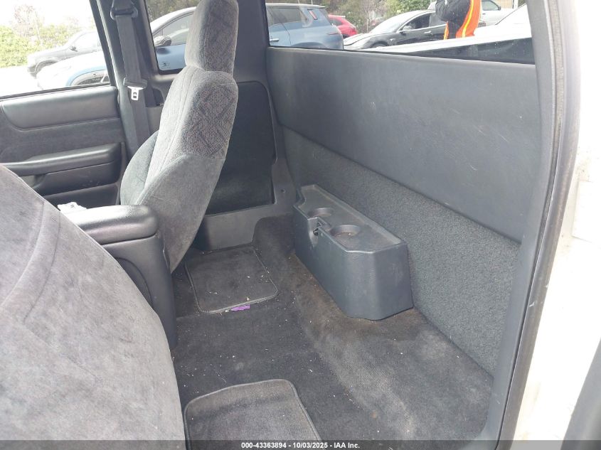 2000 GMC Sonoma VIN: 1GTCS19W8Y8209603 Lot: 43363894