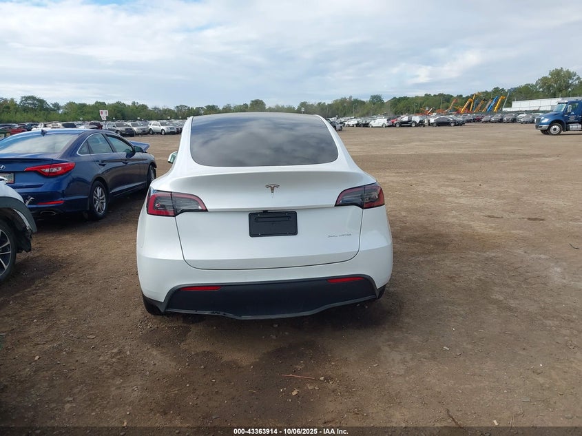 2025 Tesla Model Y Long Range Dual Motor All-Wheel Drive VIN: 7SAYGAEE0SF223994 Lot: 43363914