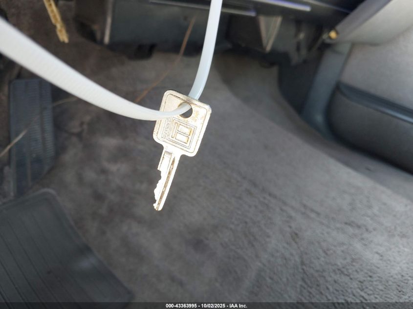 1990 Chevrolet Gmt-400 C1500 VIN: 1GCDC14K5LZ235553 Lot: 43363995