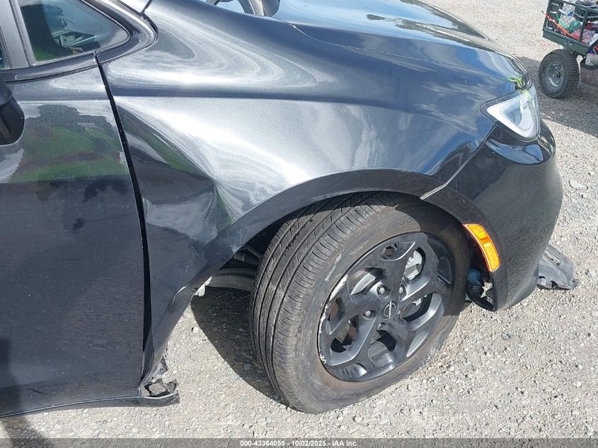 2022 Chrysler Pacifica Hybrid Touring L VIN: 2C4RC1L72NR209427 Lot: 43364059