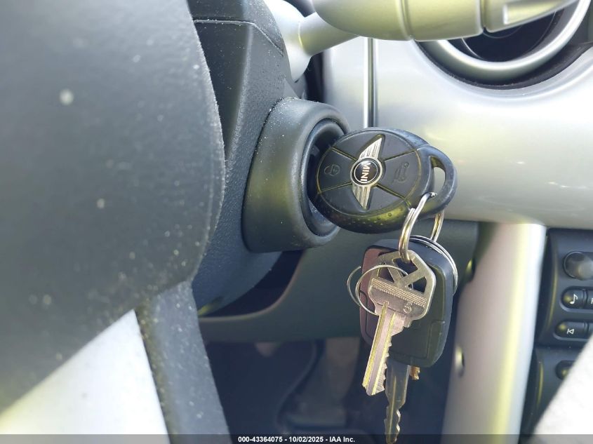 2005 Mini Cooper VIN: WMWRC335X5TK61260 Lot: 43364075