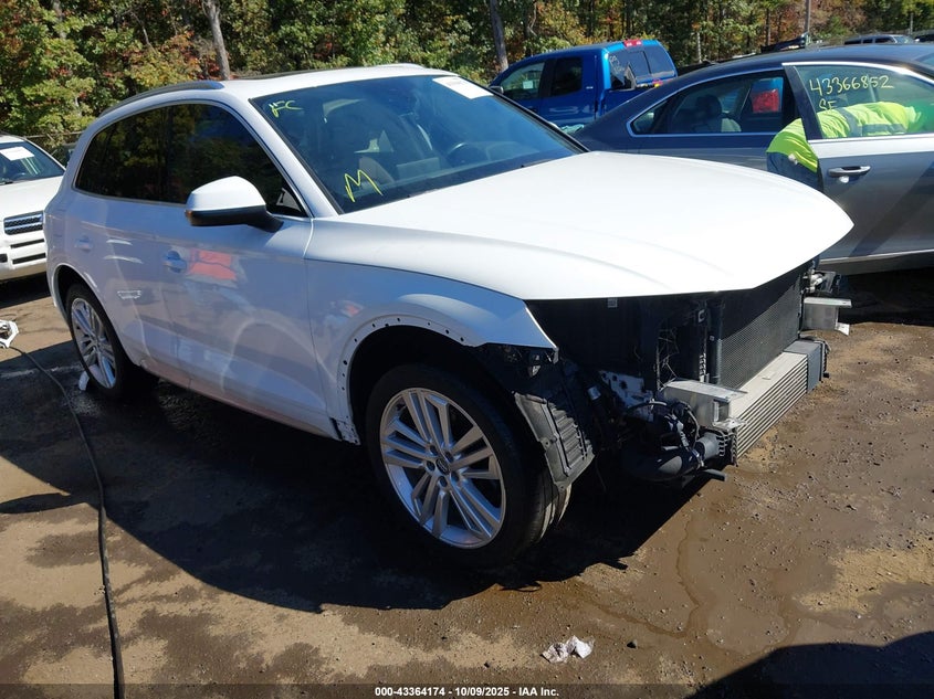 AUDI Q5 2.0T PREMIUM/2.0T TECH PREMIUM