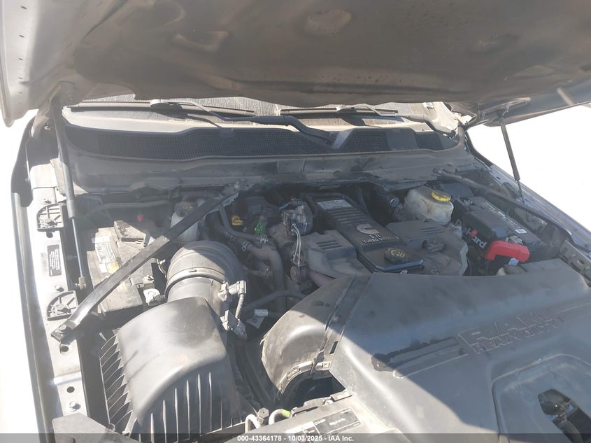 2022 Ram 3500 Tradesman 4X4 8' Box VIN: 3C63RRGL0NG135982 Lot: 43364178