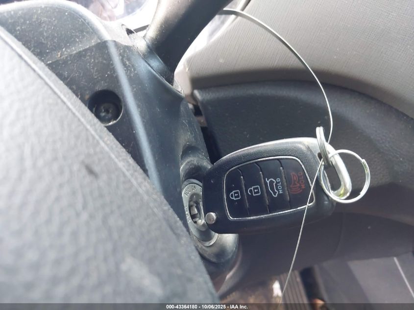 2017 Hyundai Santa Fe Se VIN: KM8SMDHF0HU209803 Lot: 43364180