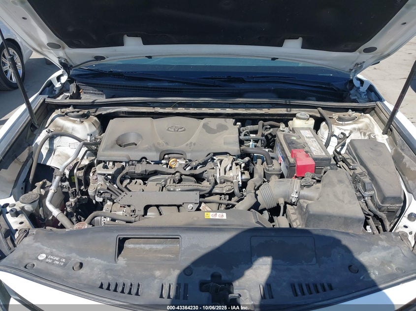 2018 Toyota Camry Le VIN: 4T1B11HKXJU018044 Lot: 43364230