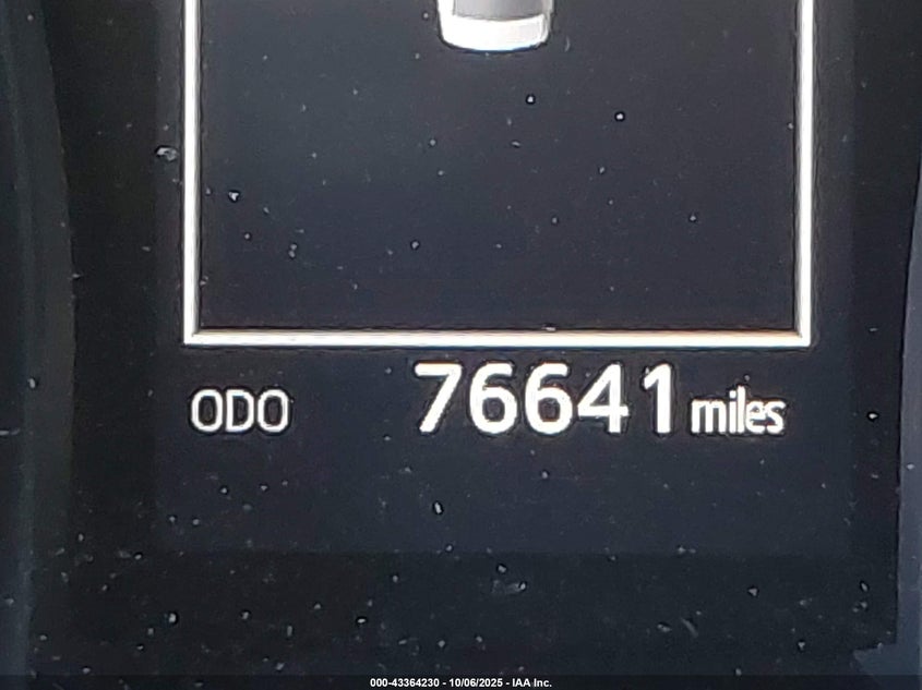 2018 Toyota Camry Le VIN: 4T1B11HKXJU018044 Lot: 43364230