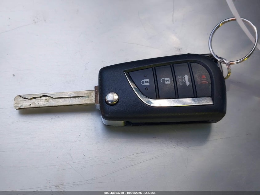 2018 Toyota Camry Le VIN: 4T1B11HKXJU018044 Lot: 43364230