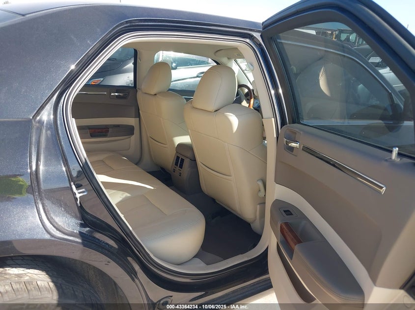 2009 Chrysler 300C Hemi VIN: 2C3LA63T79H582890 Lot: 43364234