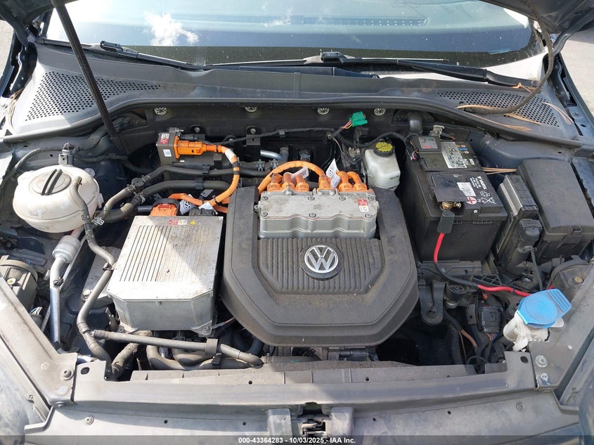 2016 VOLKSWAGEN E-GOLF SE - WVWKP7AU1GW910987